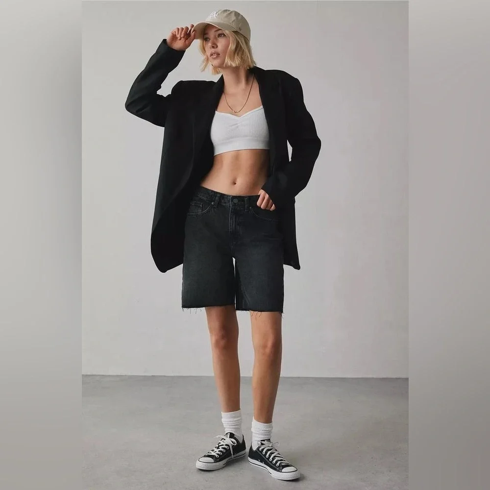 NWT BDG TORI MID RISE DENIM JORT, WASHED BLACK, WOMENS, SIZE 34